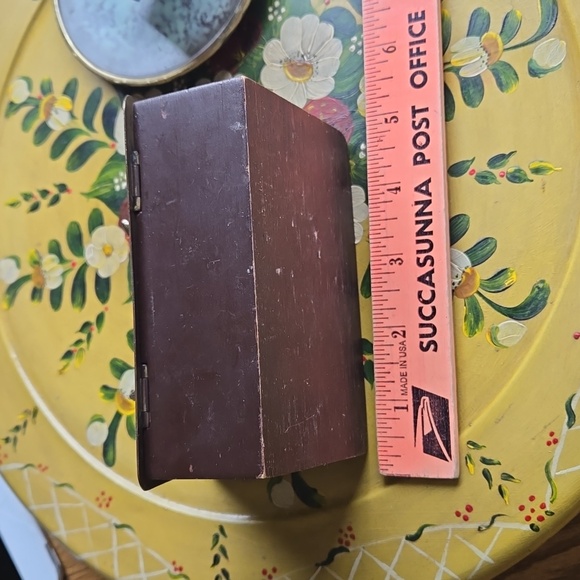 Primitive Antique Wooden & Metal Lidded 5 x 3 1/2 ANTLER - Picture 3 of 8